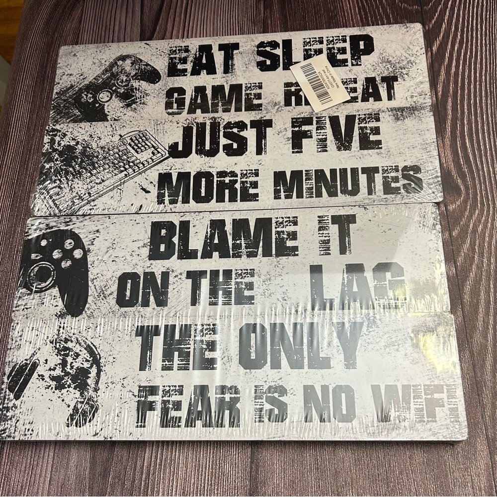 Gamer Wall Art Signs in Black and White NWT - Picture 1 of 1